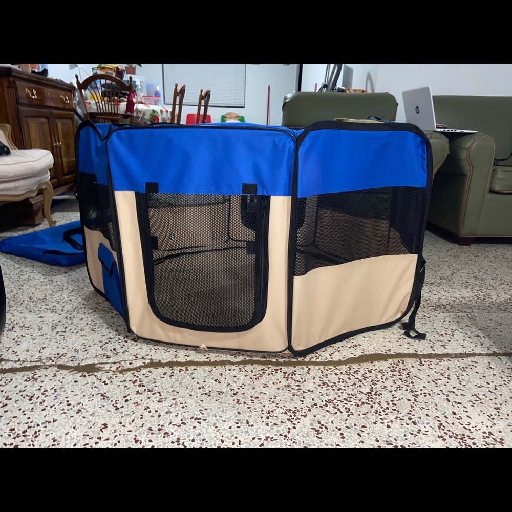 Dog pen house